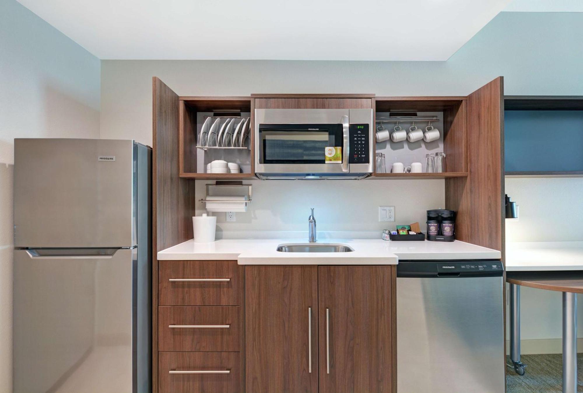 Home2 Suites By Hilton Bettendorf Quad Cities Экстерьер фото
